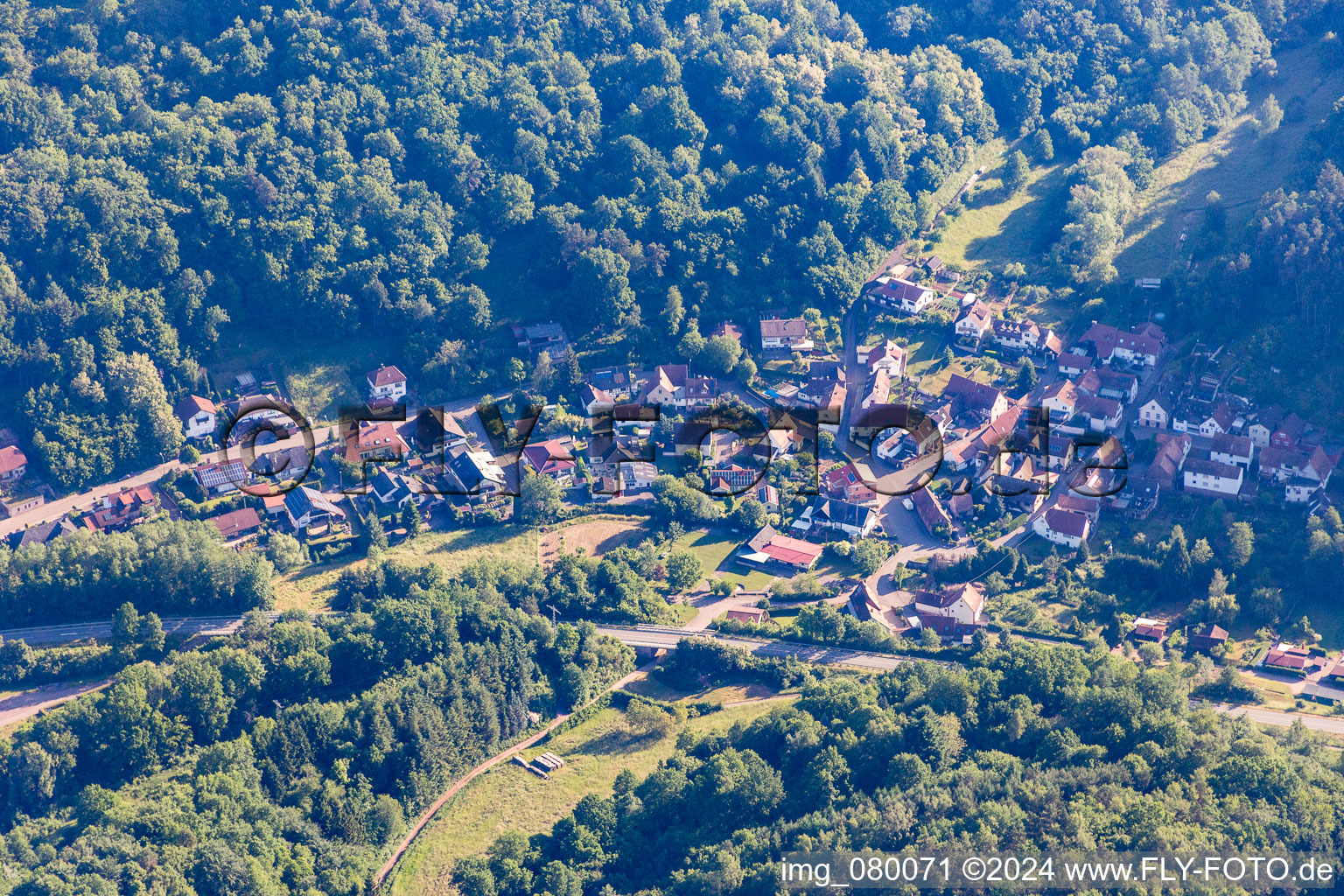 Vue aérienne de Du sud à Silz dans le département Rhénanie-Palatinat, Allemagne