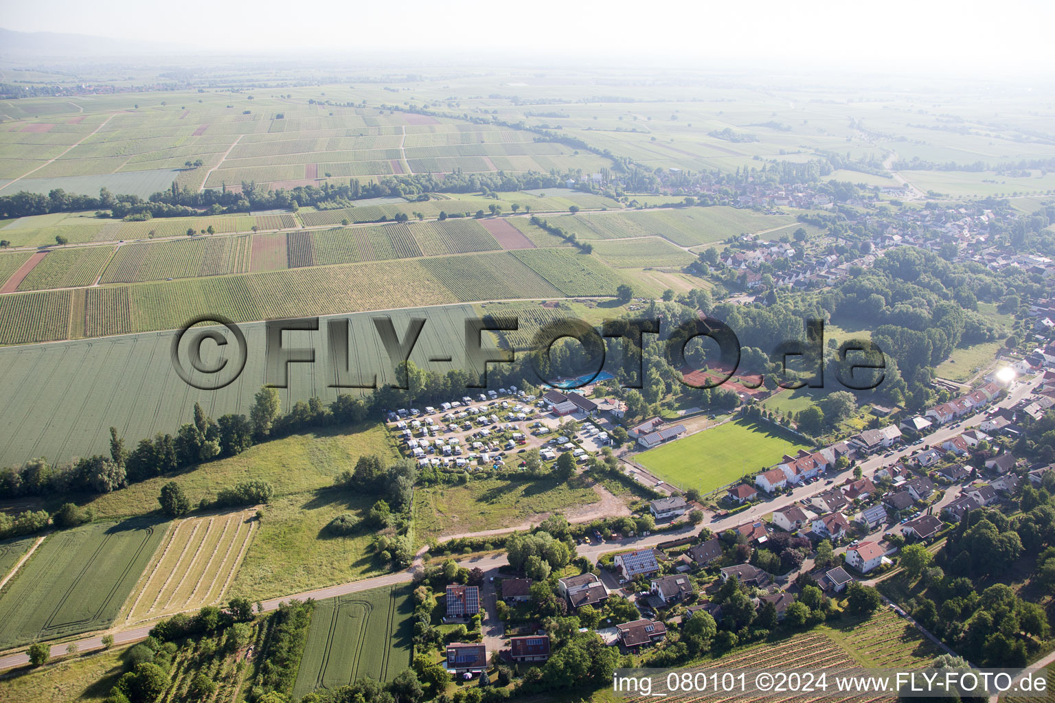 Photographie aérienne de Camping dans le Klingbachtal à le quartier Klingen in Heuchelheim-Klingen dans le département Rhénanie-Palatinat, Allemagne