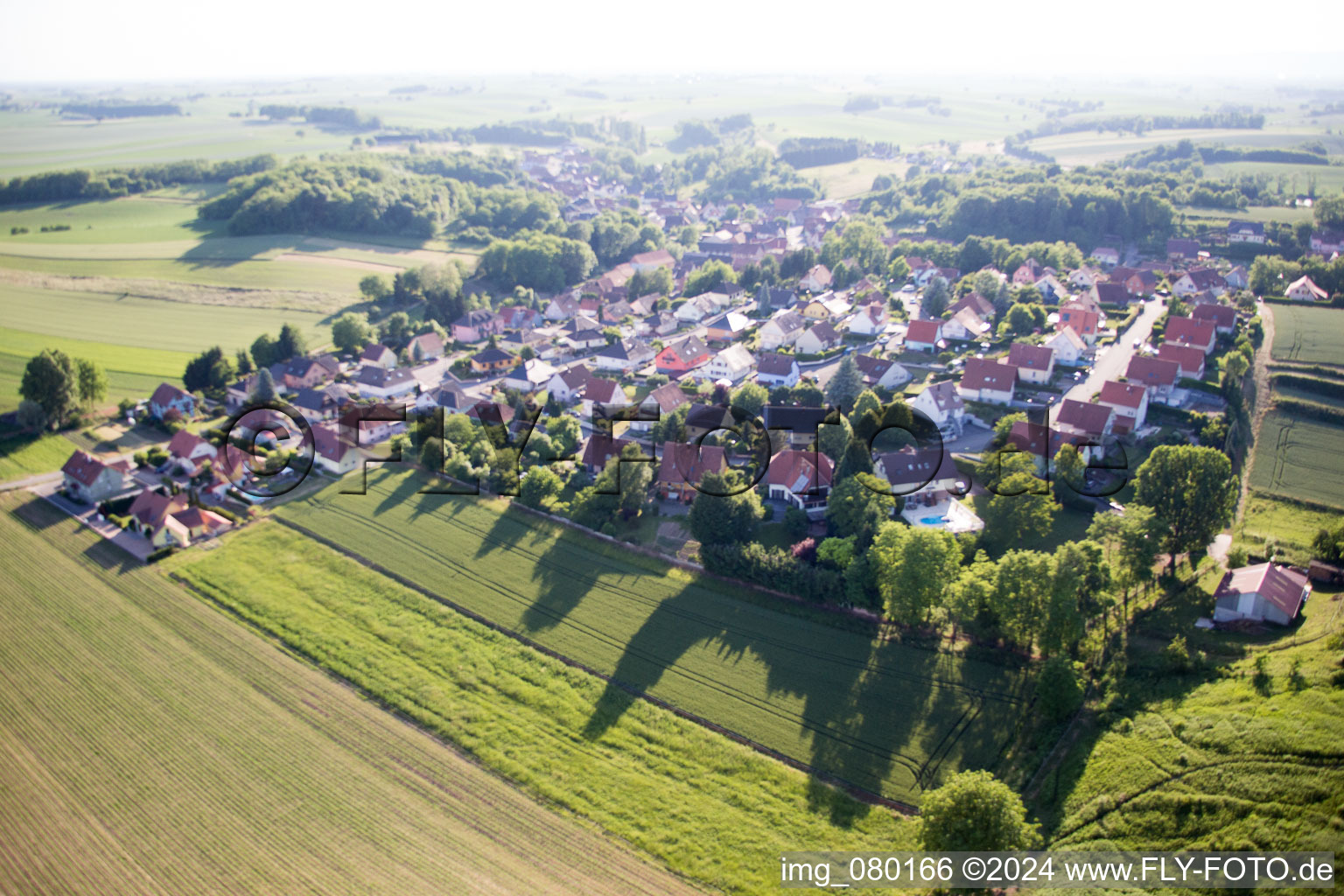 Image drone de Neewiller-près-Lauterbourg dans le département Bas Rhin, France