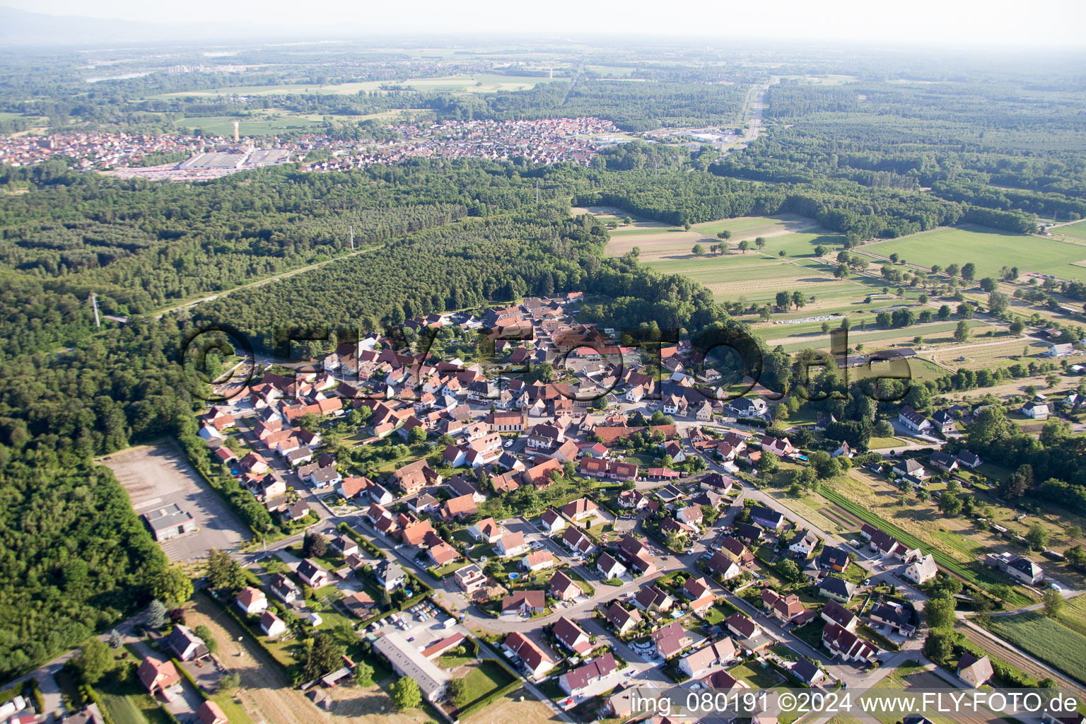 Schaffhouse-près-Seltz dans le département Bas Rhin, France d'un drone