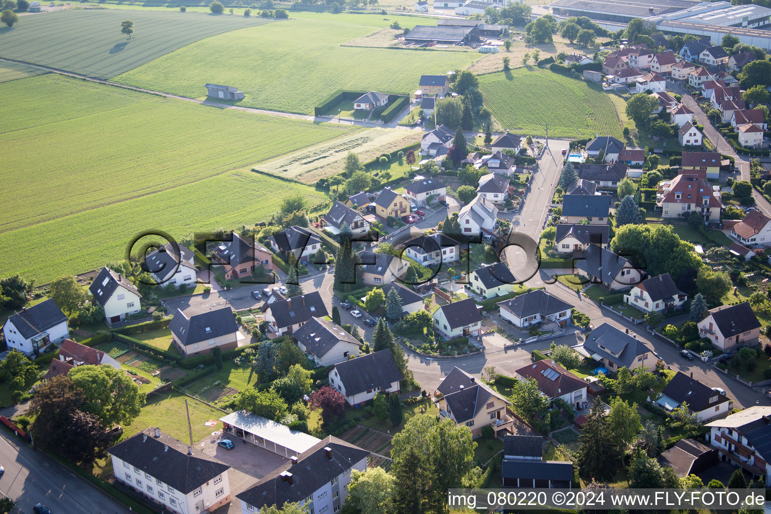 Soultz-sous-Forêts dans le département Bas Rhin, France du point de vue du drone