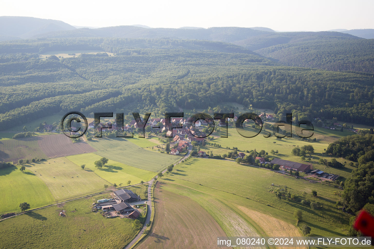 Vue aérienne de Mattstall dans le département Bas Rhin, France