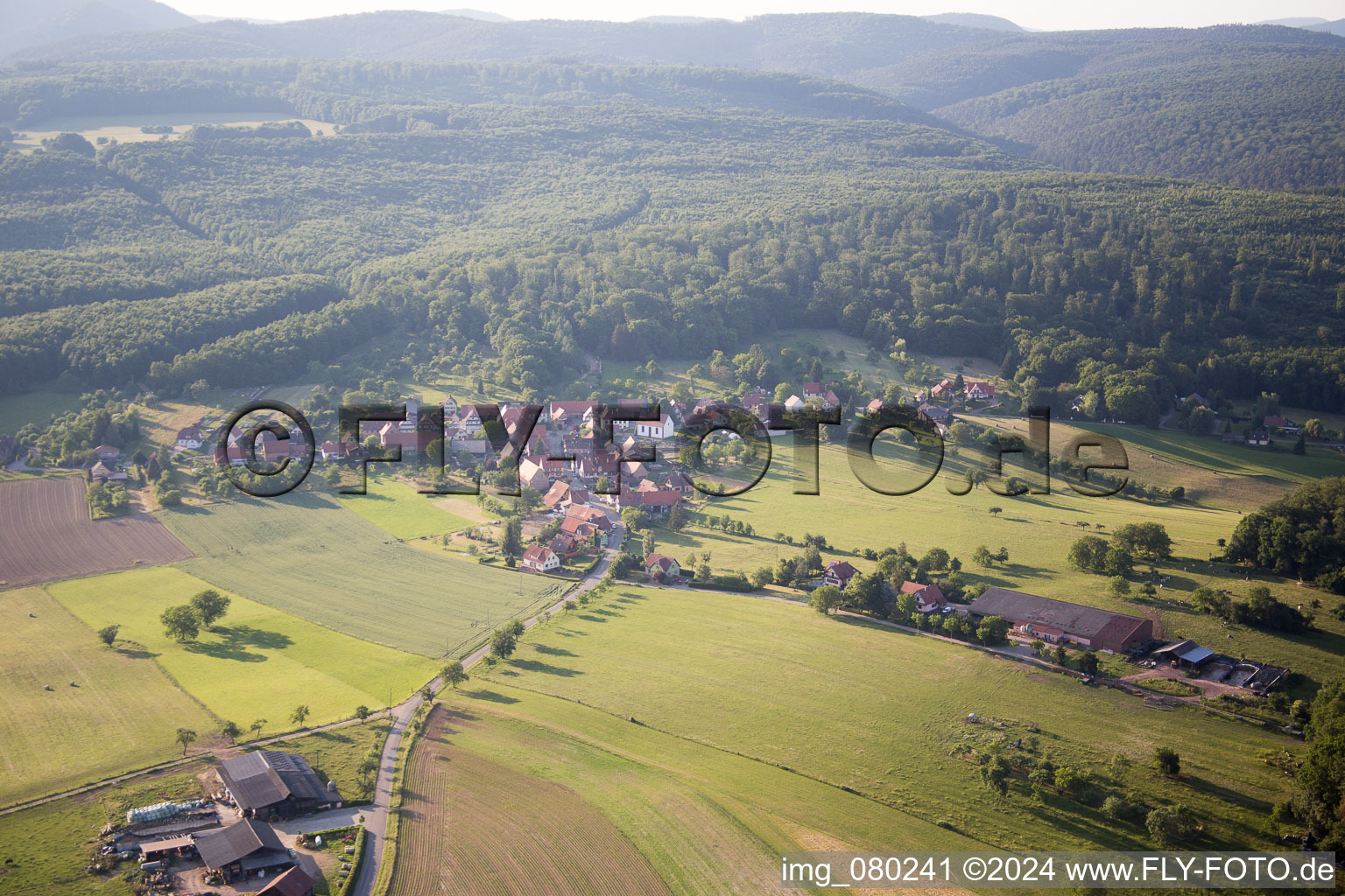 Vue aérienne de Mattstall dans le département Bas Rhin, France