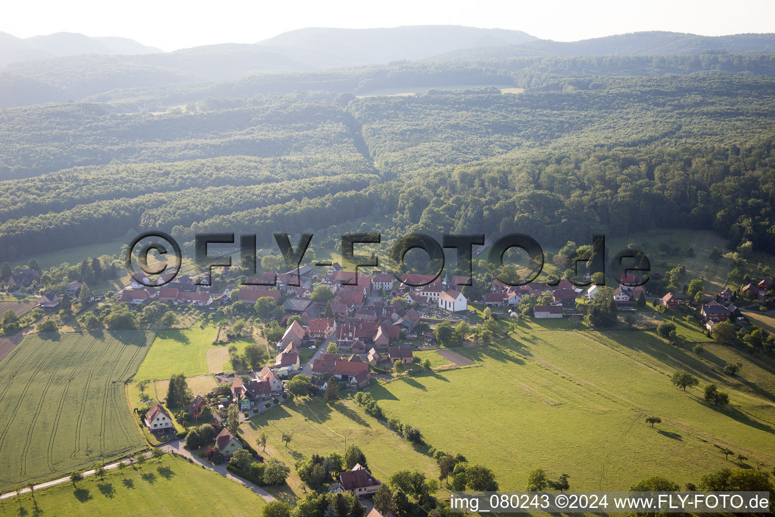 Vue oblique de Mattstall dans le département Bas Rhin, France