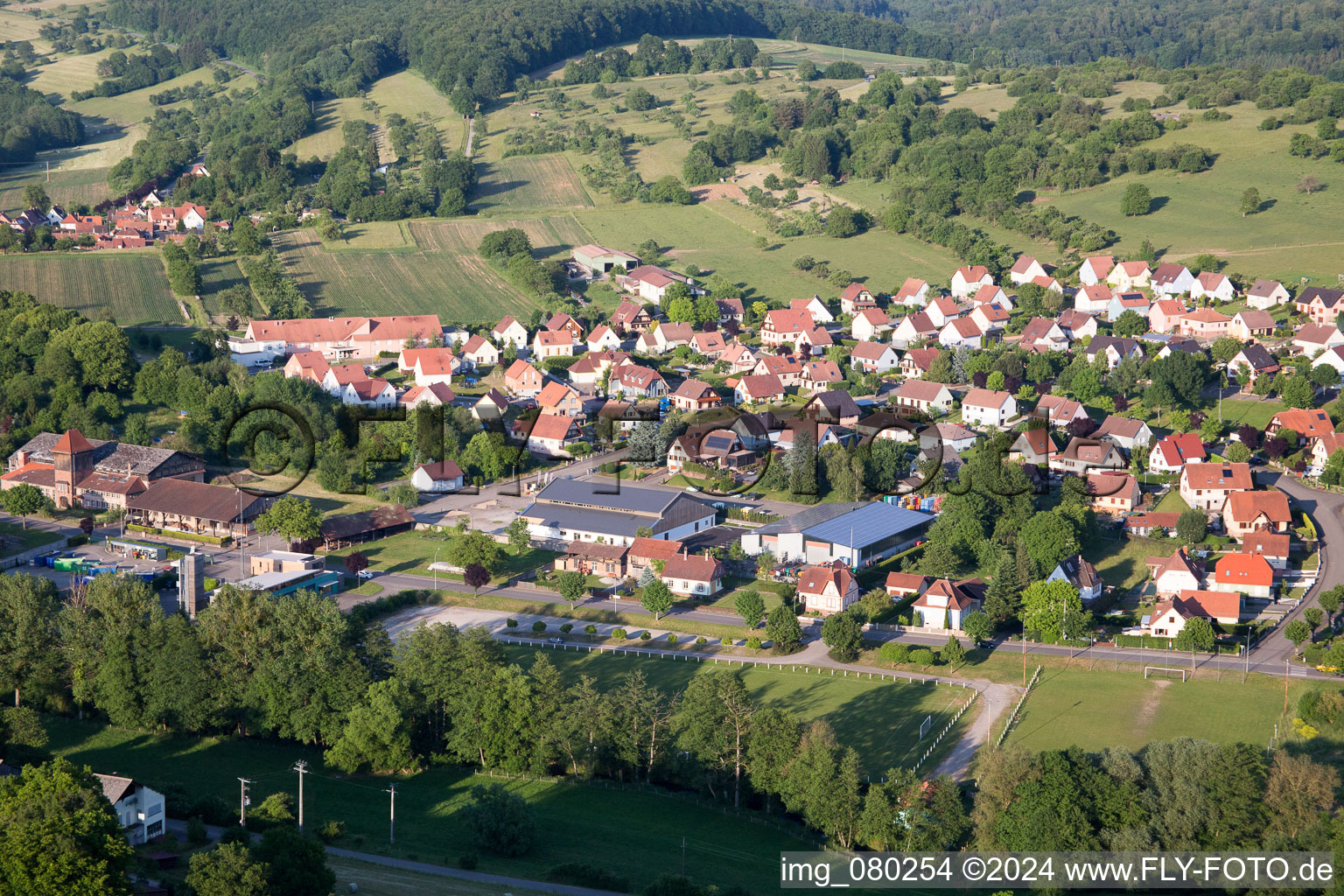 Lembach dans le département Bas Rhin, France vue du ciel