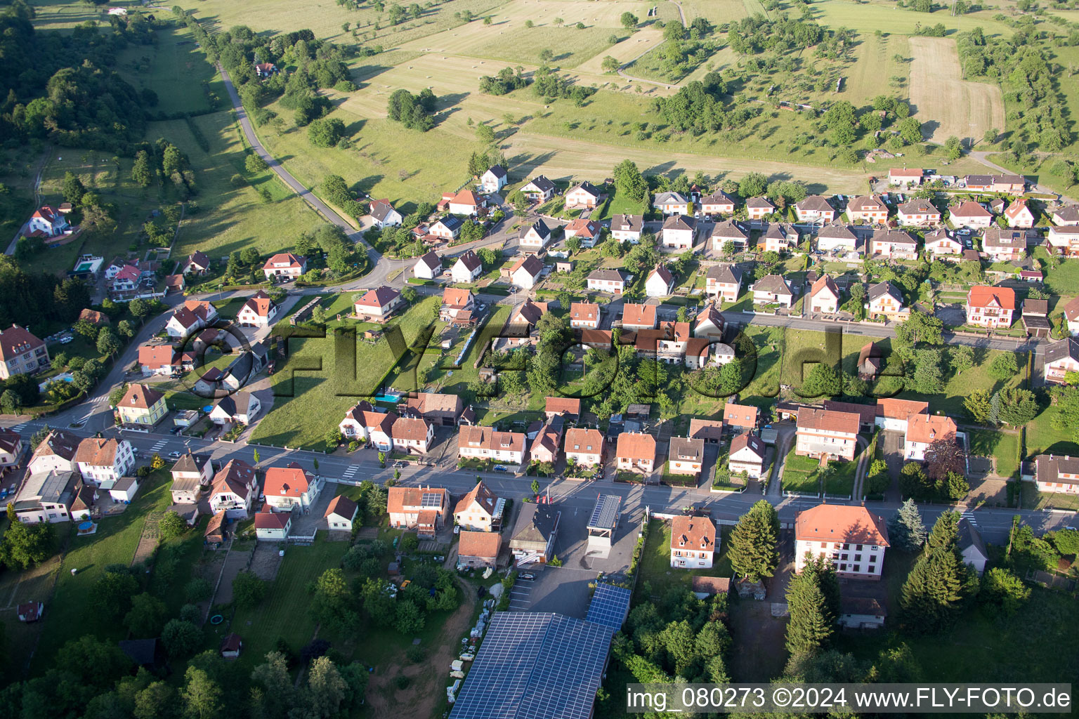 Lembach dans le département Bas Rhin, France vue du ciel