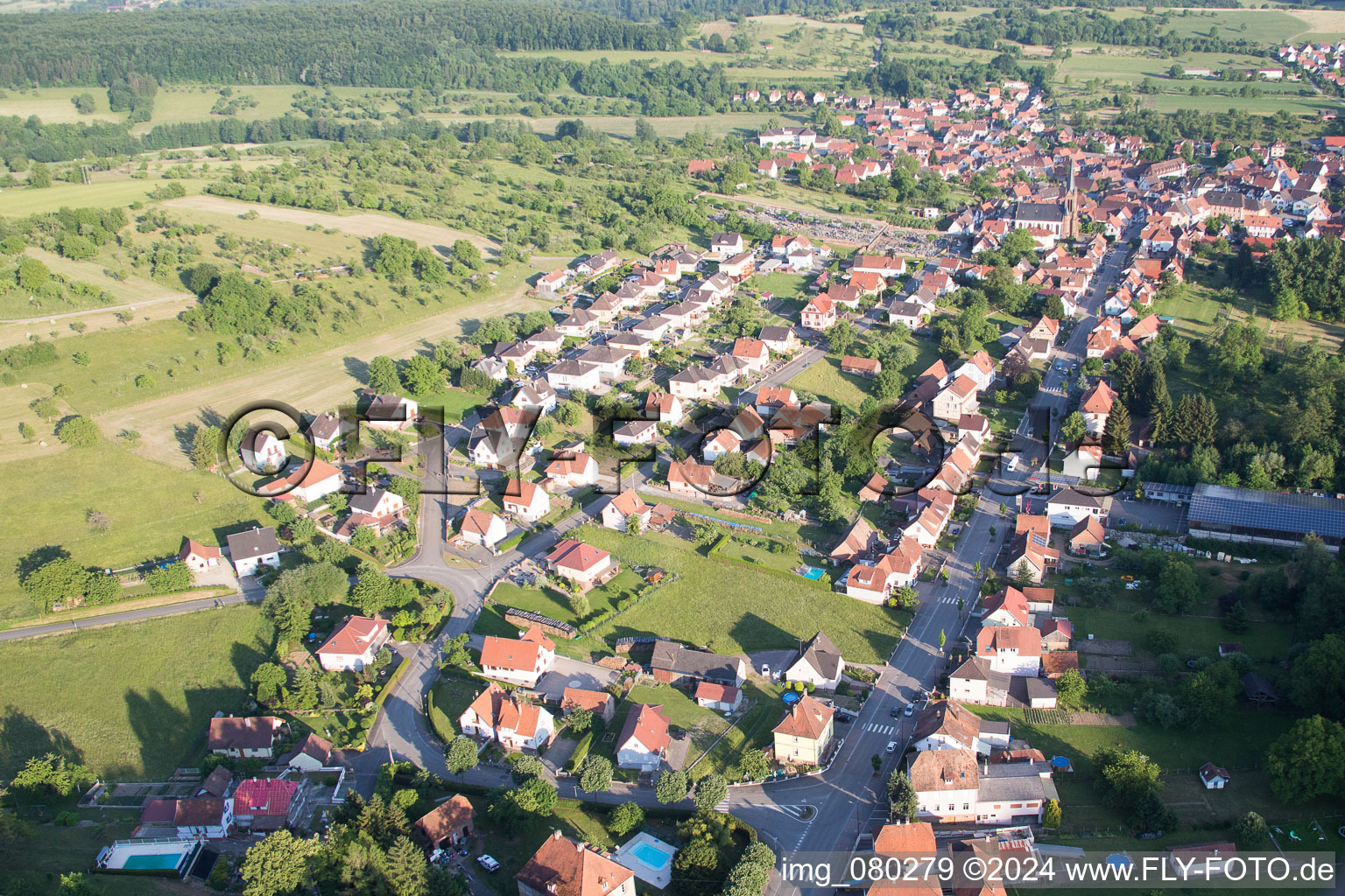 Lembach dans le département Bas Rhin, France vu d'un drone