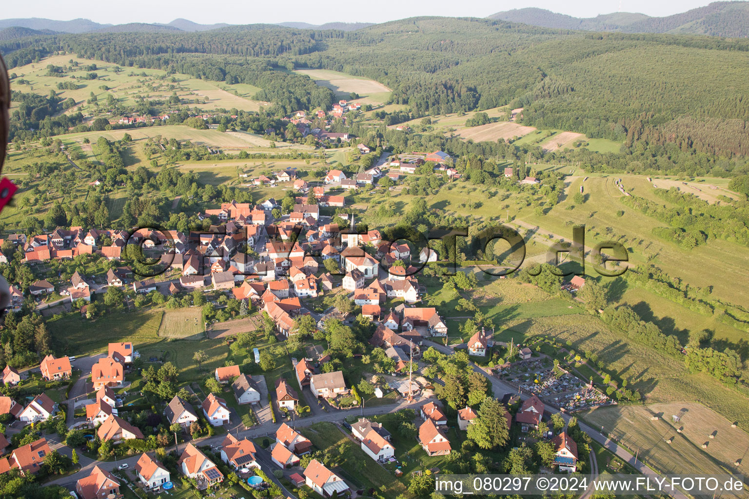 Vue oblique de Wingen dans le département Bas Rhin, France