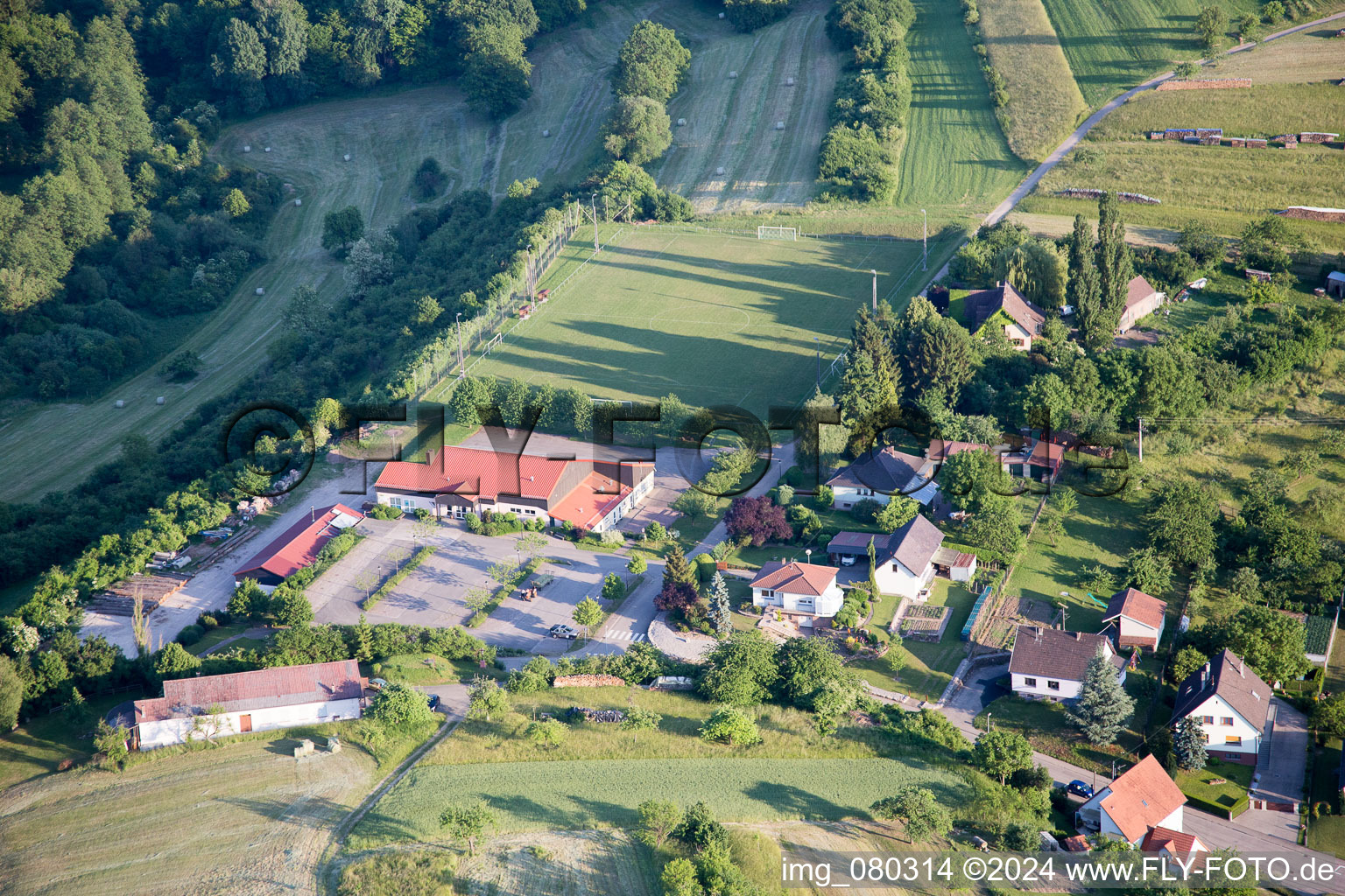 Vue d'oiseau de Wingen dans le département Bas Rhin, France