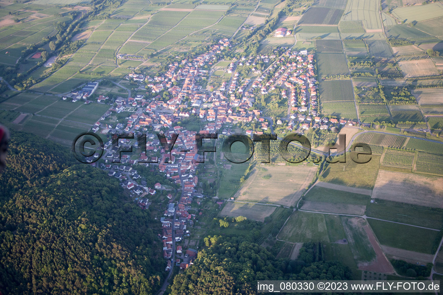 Oberotterbach dans le département Rhénanie-Palatinat, Allemagne vue du ciel