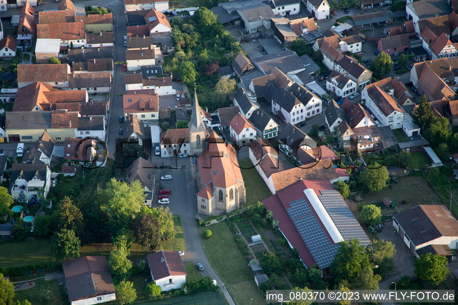 Enregistrement par drone de Quartier Ingenheim in Billigheim-Ingenheim dans le département Rhénanie-Palatinat, Allemagne