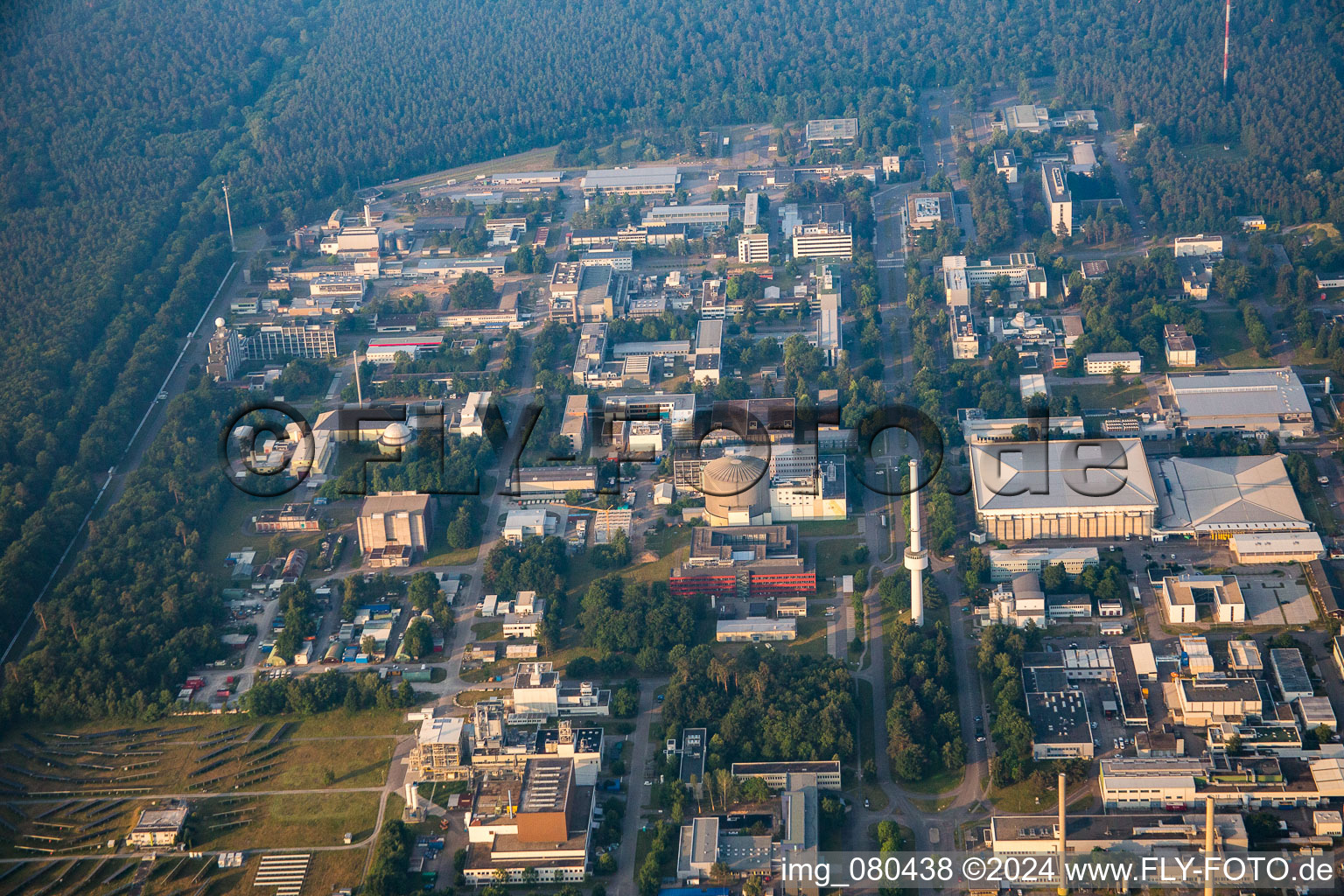 KIT Campus Nord à le quartier Leopoldshafen in Eggenstein-Leopoldshafen dans le département Bade-Wurtemberg, Allemagne hors des airs