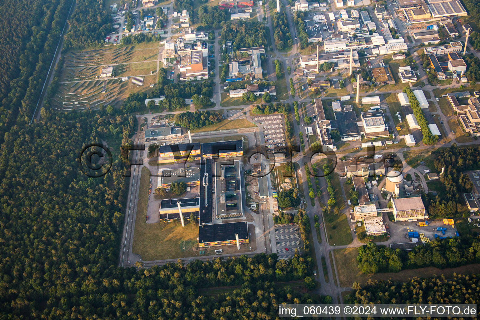 KIT Campus Nord à le quartier Leopoldshafen in Eggenstein-Leopoldshafen dans le département Bade-Wurtemberg, Allemagne vue d'en haut