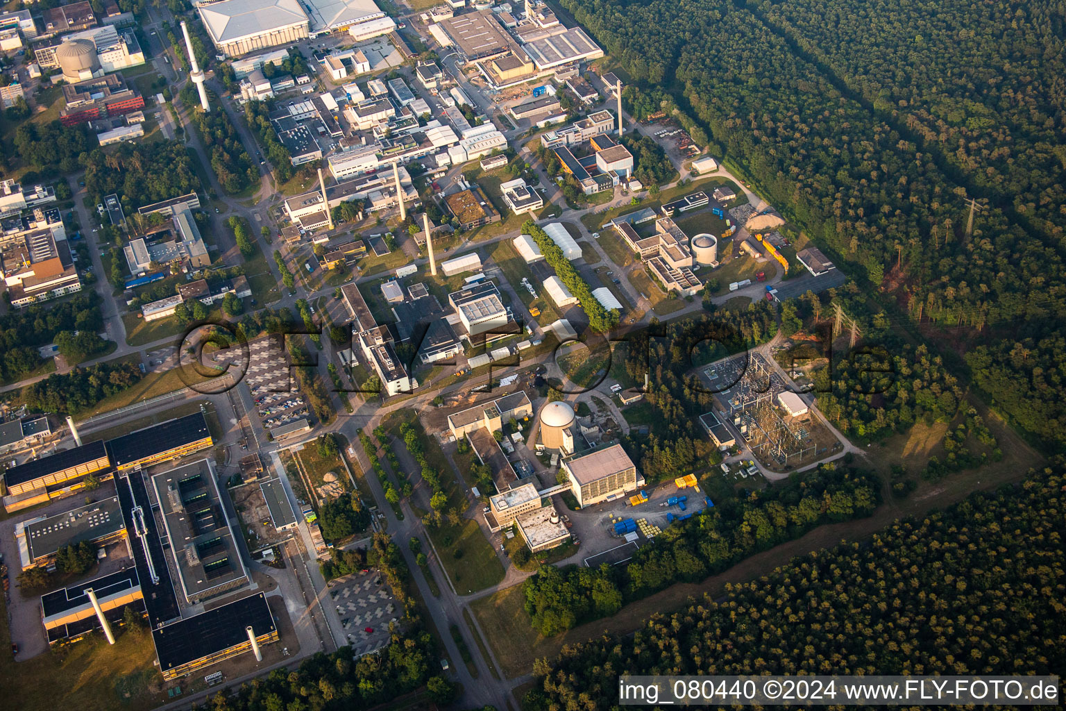 KIT Campus Nord à le quartier Leopoldshafen in Eggenstein-Leopoldshafen dans le département Bade-Wurtemberg, Allemagne depuis l'avion