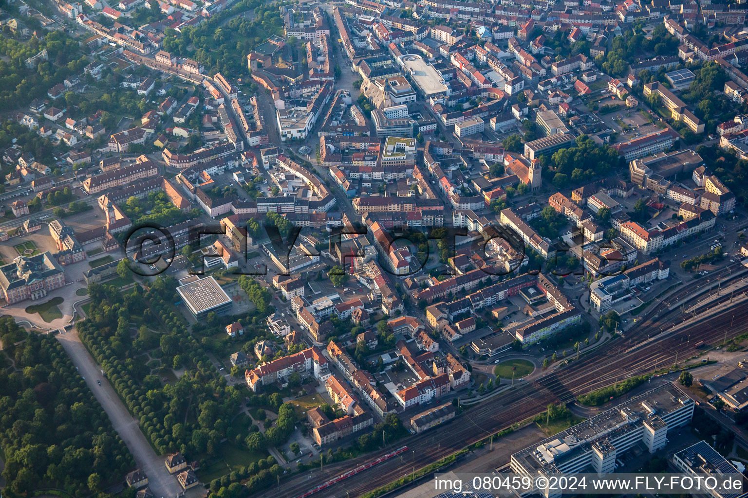 Vue aérienne de École Johann Peter Hebel à Bruchsal dans le département Bade-Wurtemberg, Allemagne