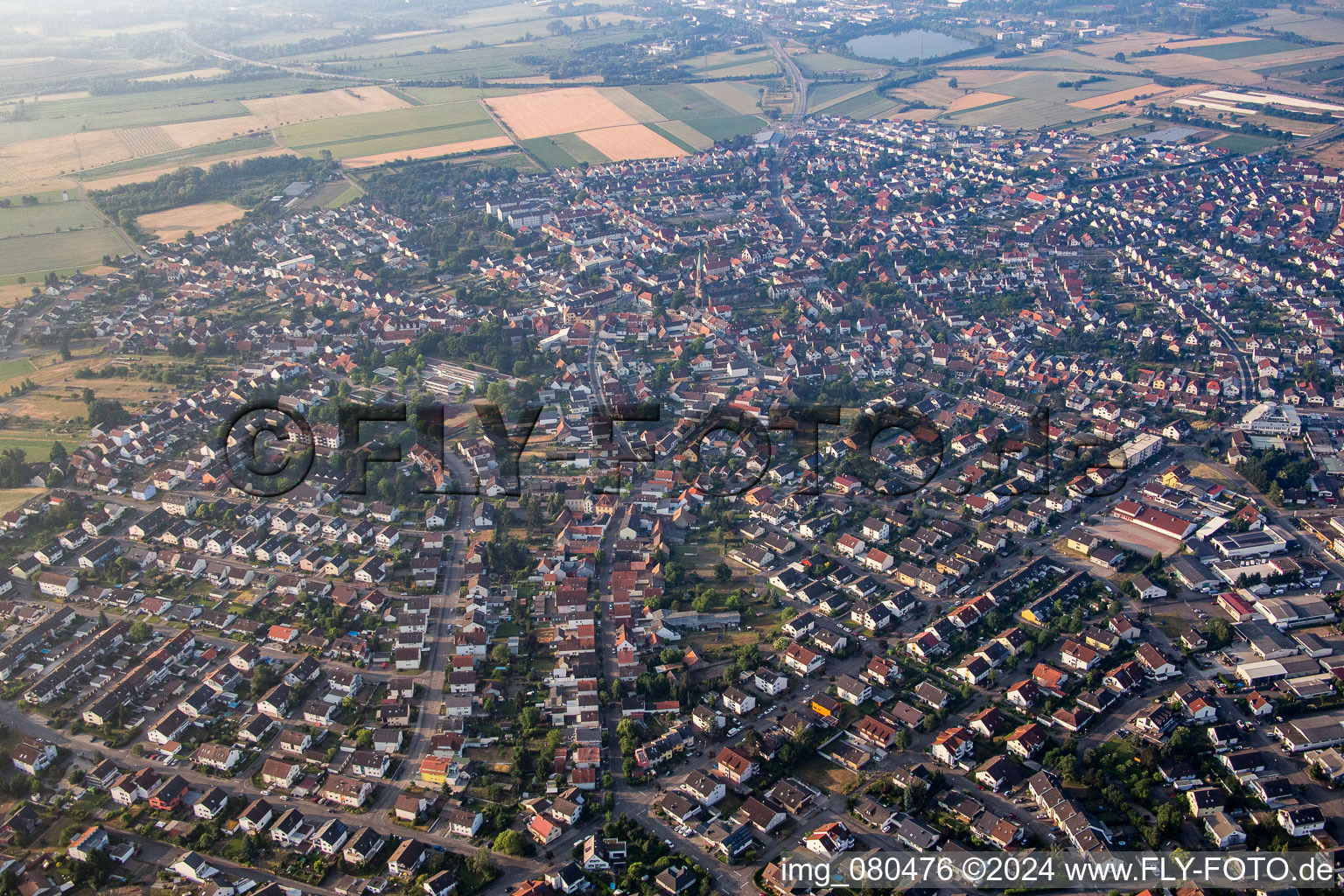 Forst dans le département Bade-Wurtemberg, Allemagne vue d'en haut