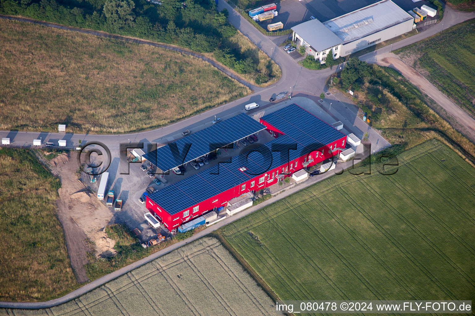 Forst dans le département Bade-Wurtemberg, Allemagne depuis l'avion