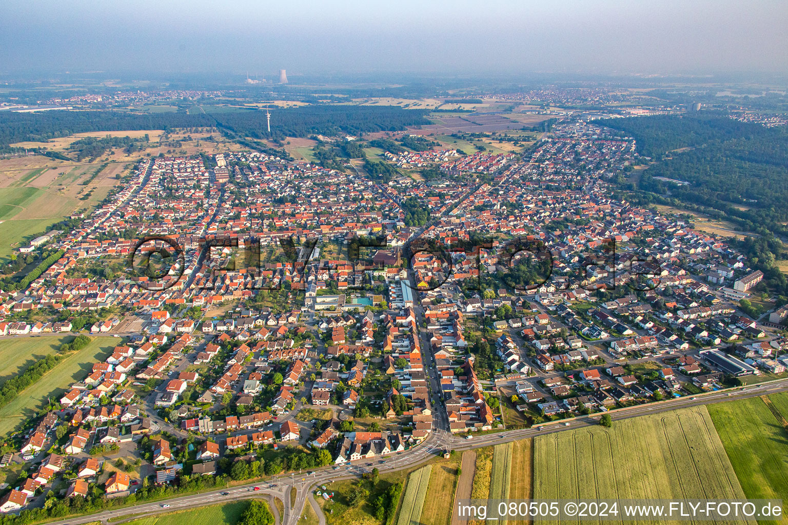 Vue aérienne de De l'est à le quartier Wiesental in Waghäusel dans le département Bade-Wurtemberg, Allemagne