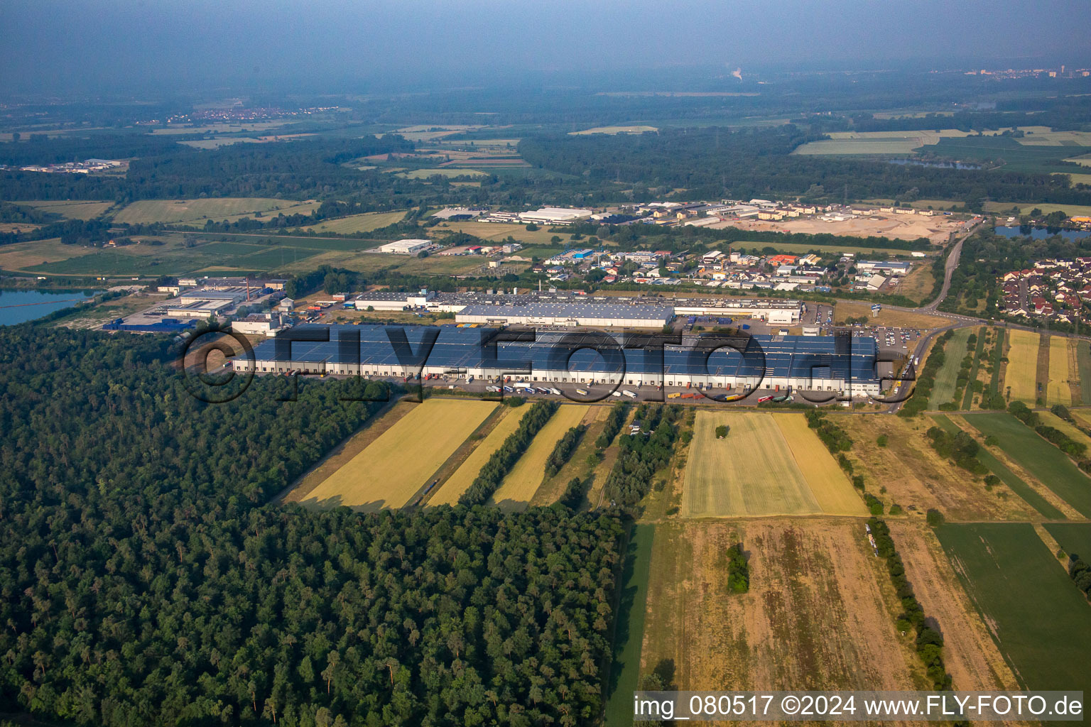 Vue aérienne de Pneus Goodyear Dunlop Allemagne à Philippsburg dans le département Bade-Wurtemberg, Allemagne