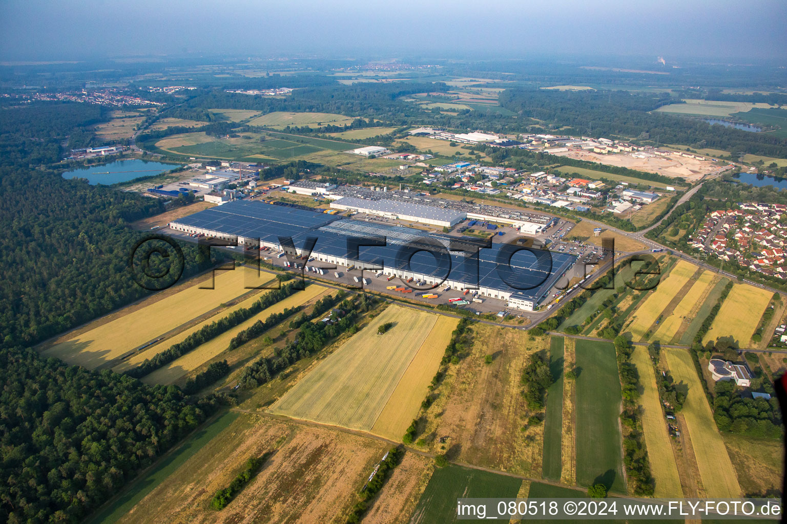 Vue aérienne de Pneus Goodyear Dunlop Allemagne à Philippsburg dans le département Bade-Wurtemberg, Allemagne