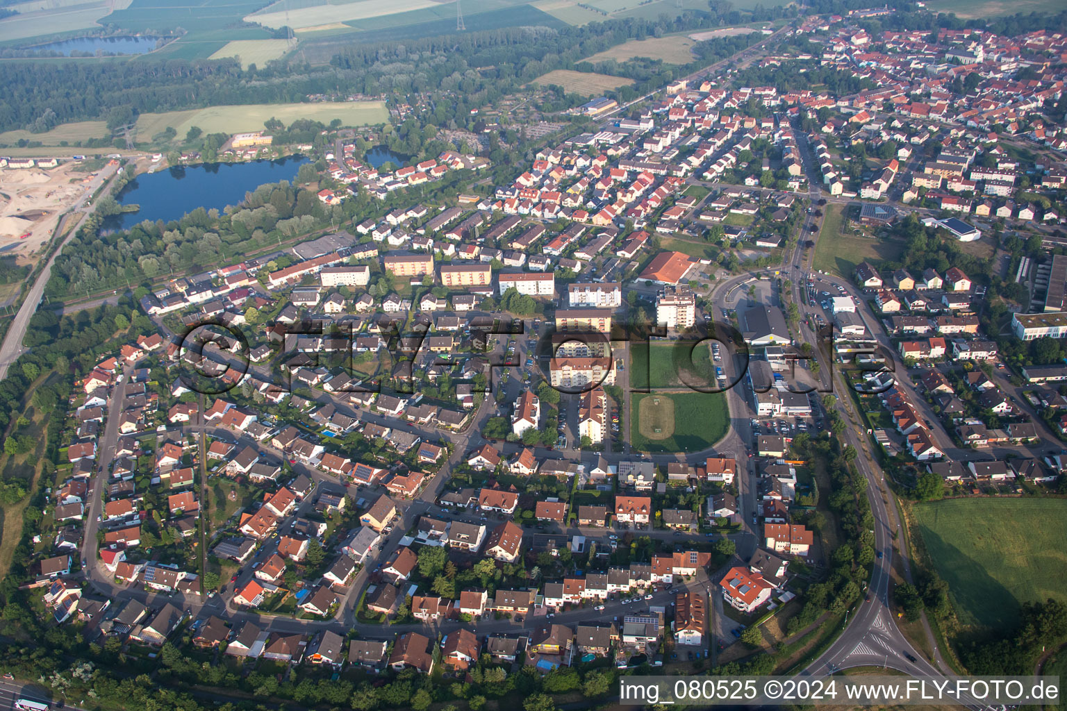 Pneus Goodyear Dunlop Allemagne à Philippsburg dans le département Bade-Wurtemberg, Allemagne depuis l'avion