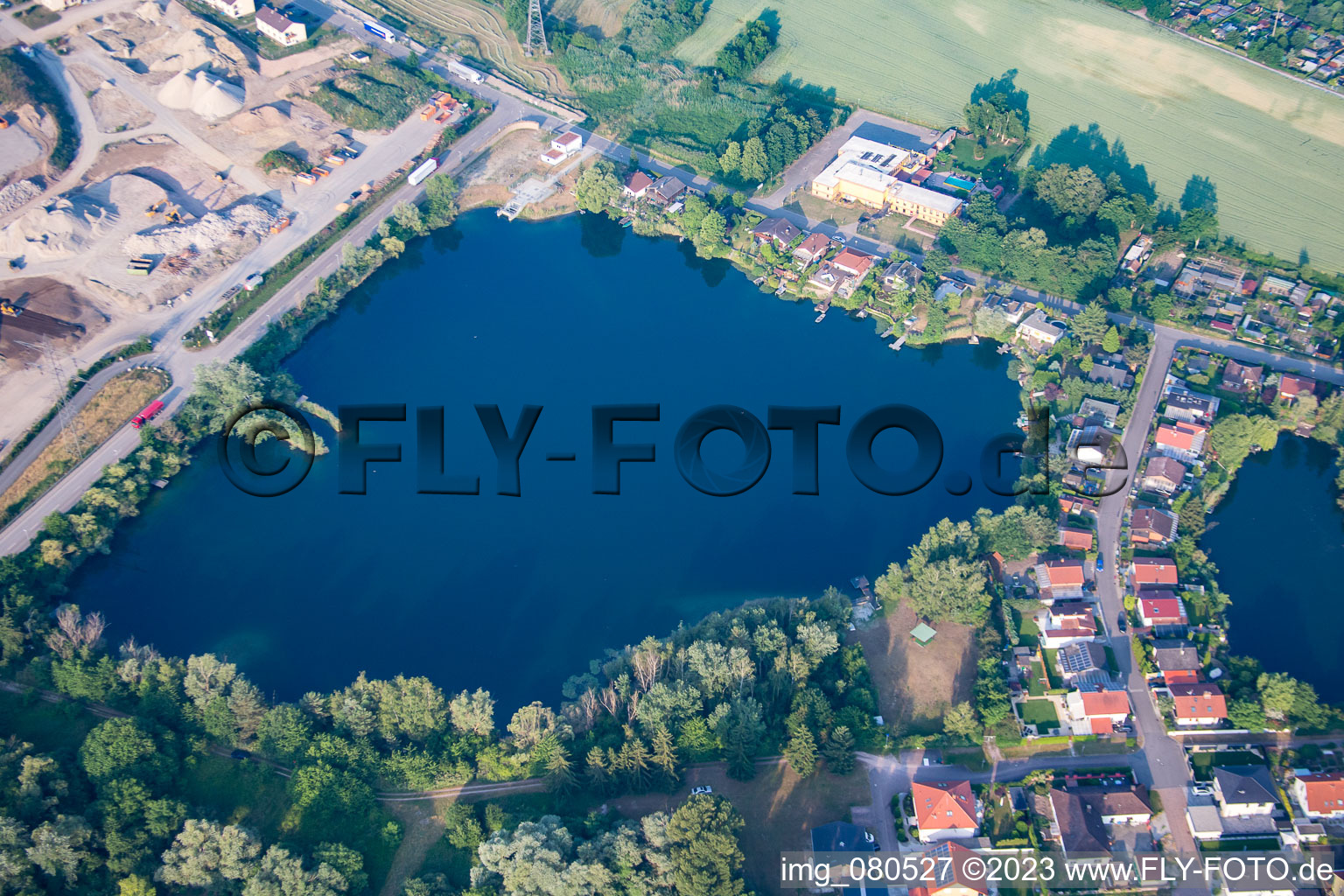 Vue aérienne de Lacs Am Steinwerk à Philippsburg dans le département Bade-Wurtemberg, Allemagne