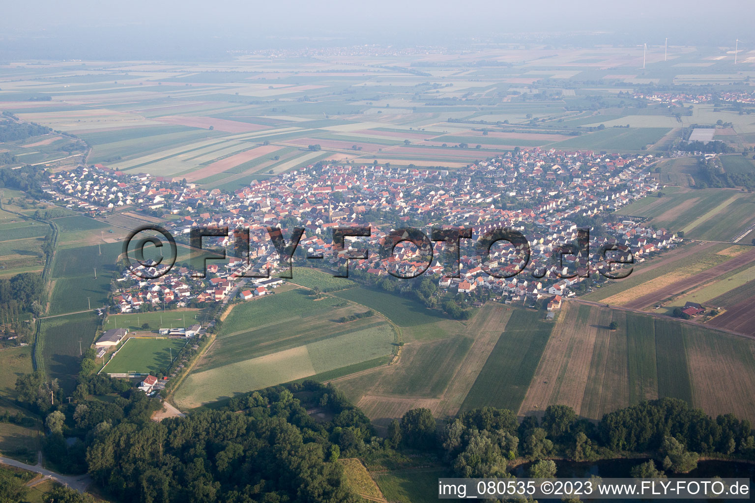 Vue aérienne de Quartier Mechtersheim in Römerberg dans le département Rhénanie-Palatinat, Allemagne