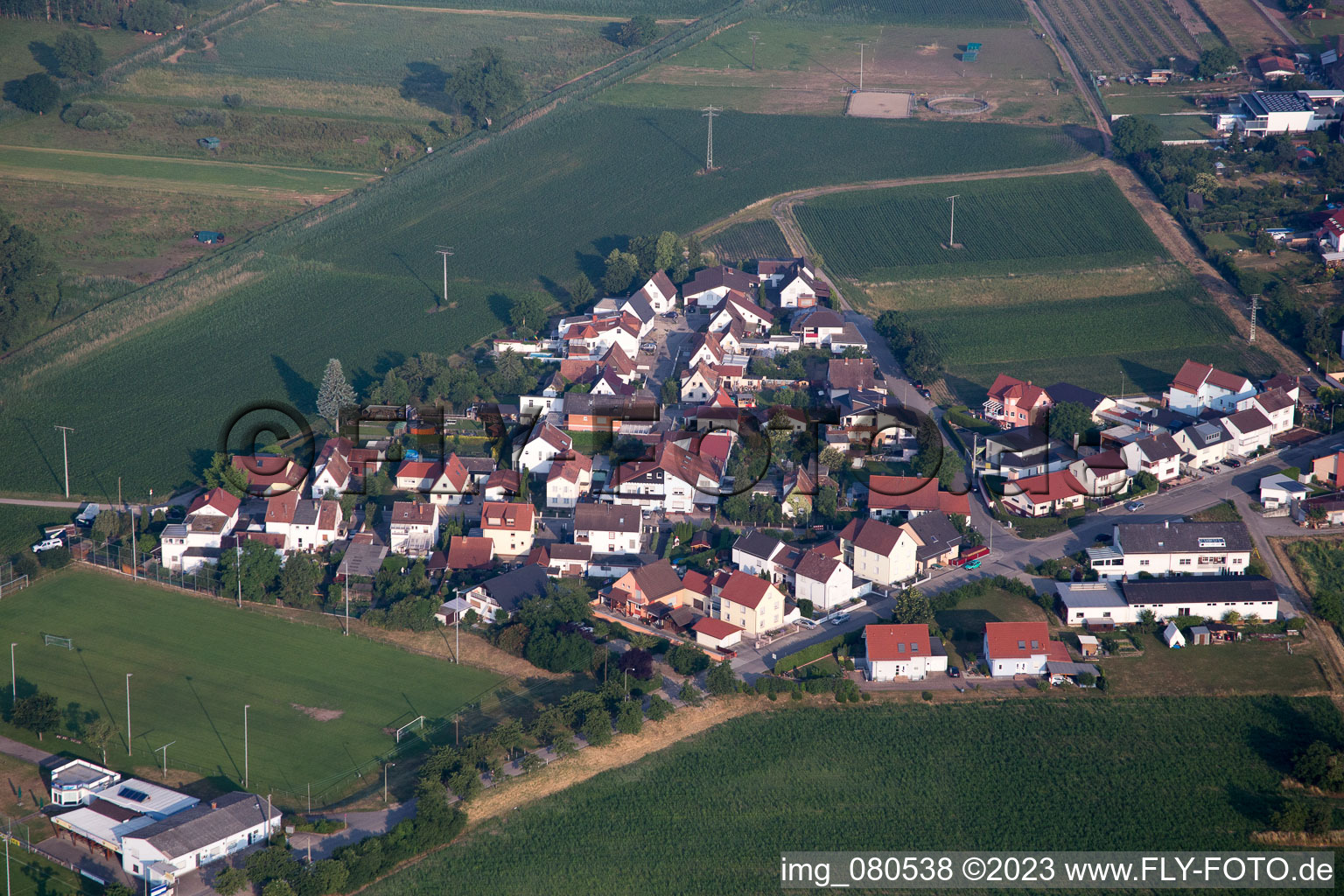 Vue aérienne de Wiesenstr. à le quartier Mechtersheim in Römerberg dans le département Rhénanie-Palatinat, Allemagne