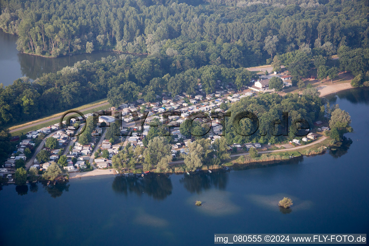 Vue aérienne de Camping Lingenfeld à Lingenfeld dans le département Rhénanie-Palatinat, Allemagne