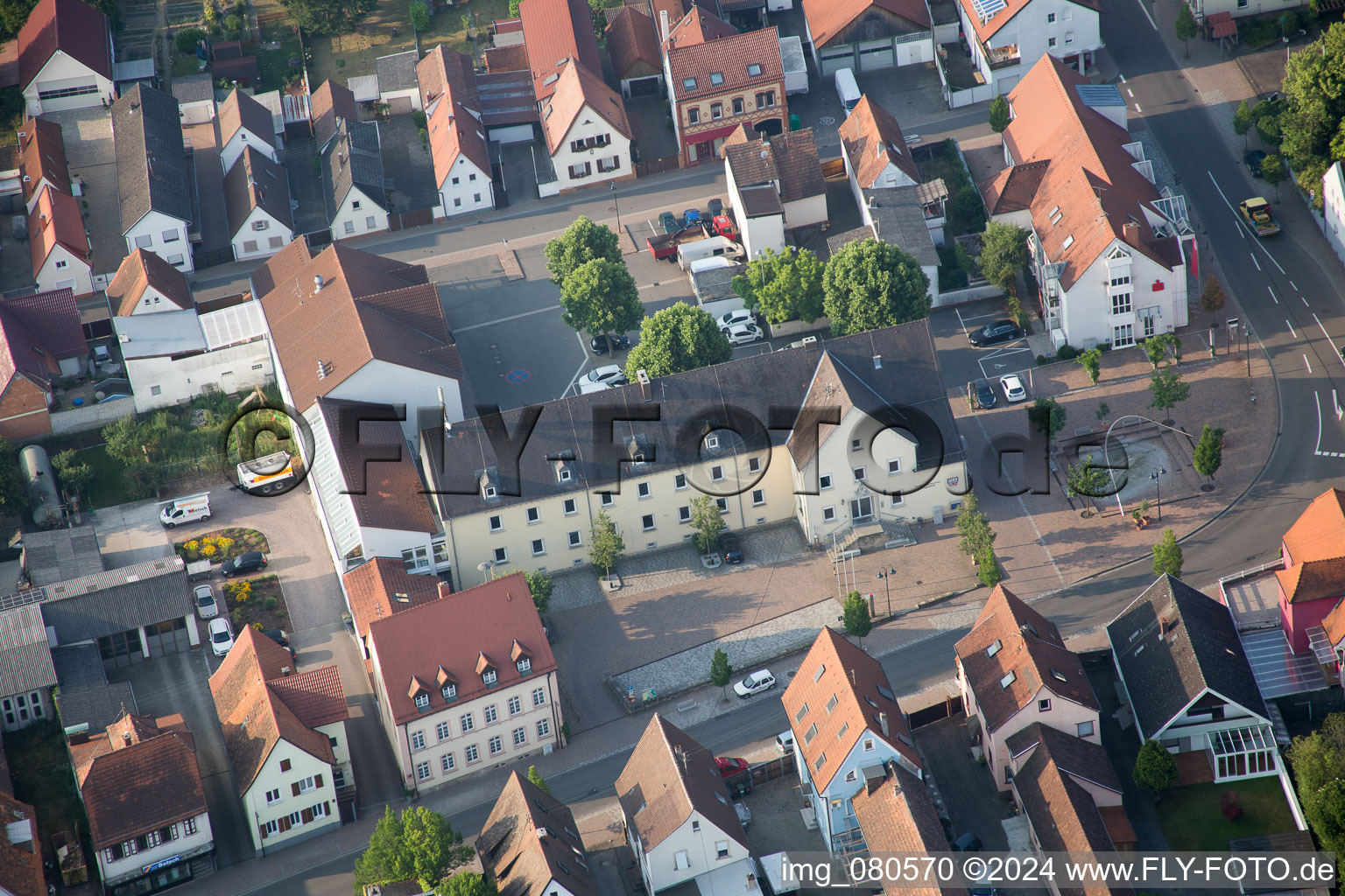 Lingenfeld dans le département Rhénanie-Palatinat, Allemagne vue d'en haut