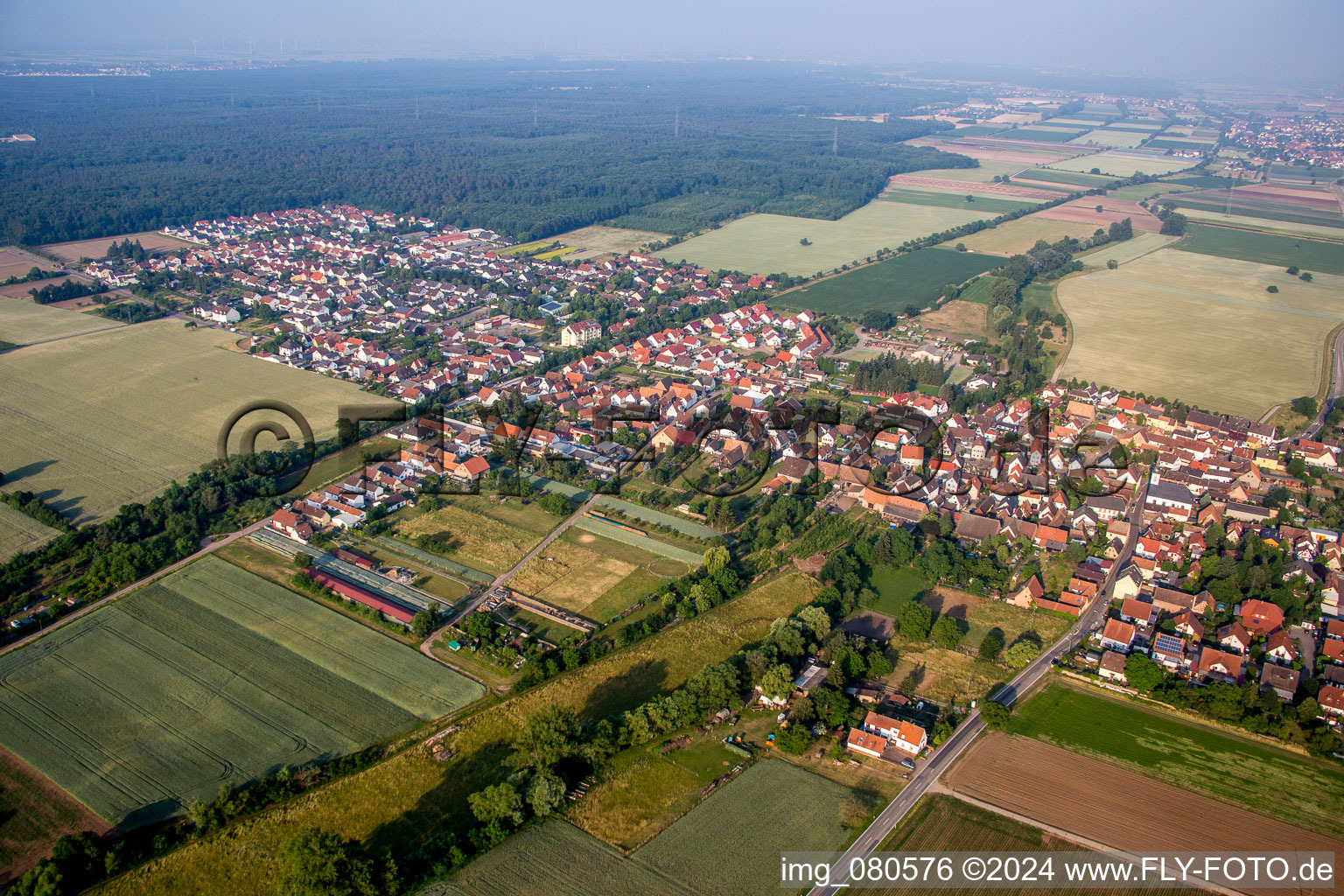 Vue aérienne de Vue sur le village à Westheim dans le département Rhénanie-Palatinat, Allemagne