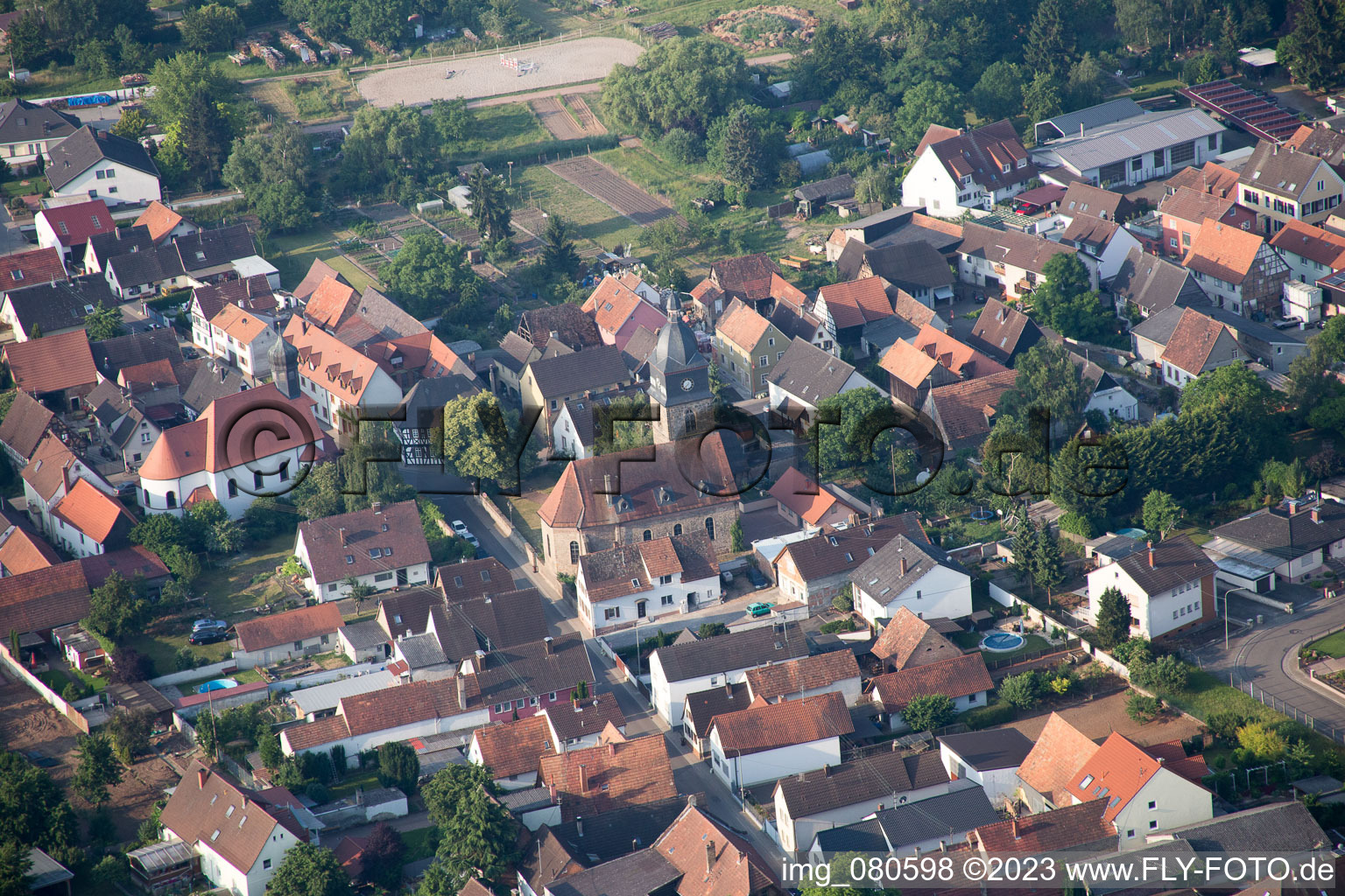 Enregistrement par drone de Lustadt dans le département Rhénanie-Palatinat, Allemagne