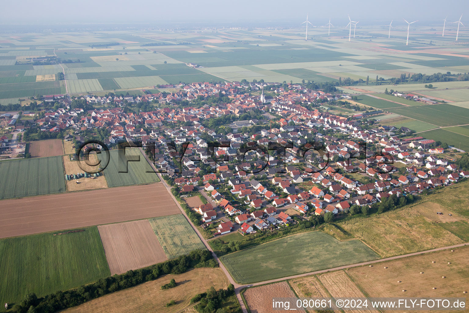 Vue aérienne de Quartier Ottersheim in Ottersheim bei Landau dans le département Rhénanie-Palatinat, Allemagne