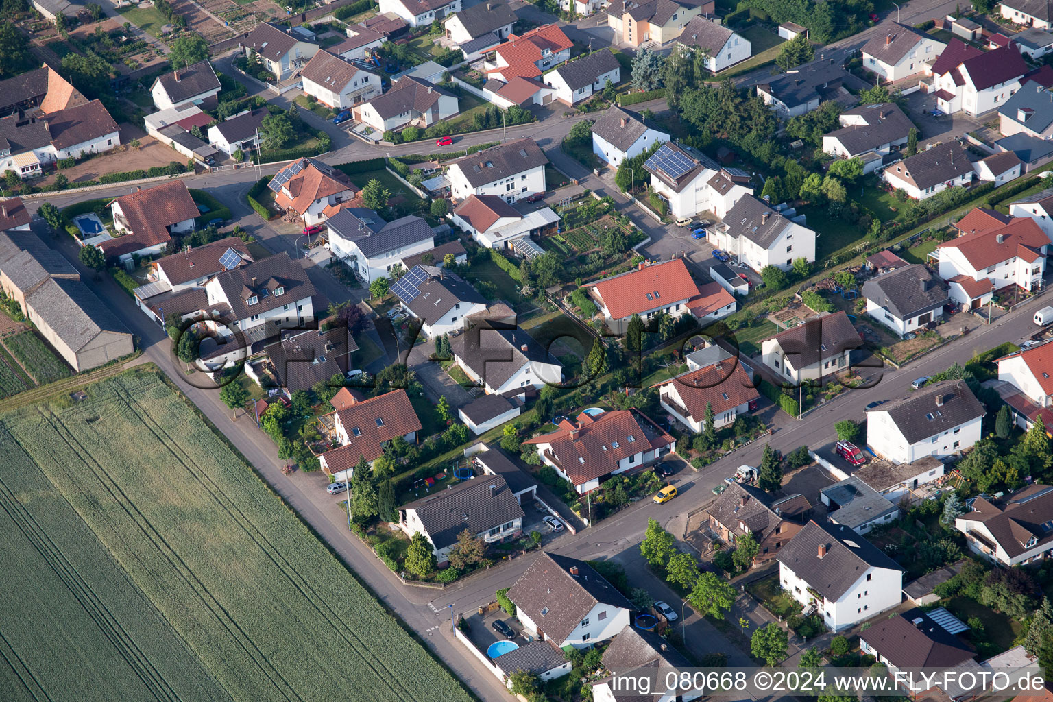 Quartier Ottersheim in Ottersheim bei Landau dans le département Rhénanie-Palatinat, Allemagne depuis l'avion