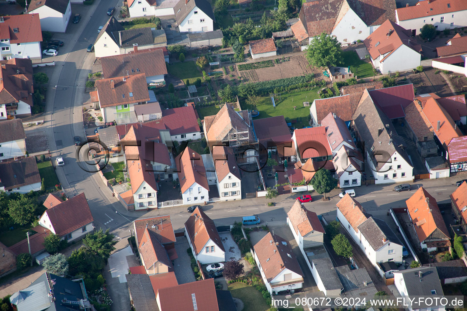 Enregistrement par drone de Quartier Ottersheim in Ottersheim bei Landau dans le département Rhénanie-Palatinat, Allemagne