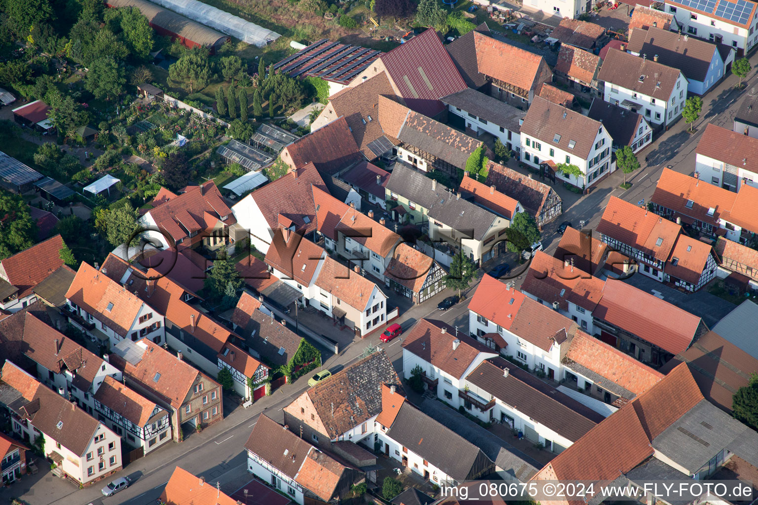 Quartier Ottersheim in Ottersheim bei Landau dans le département Rhénanie-Palatinat, Allemagne du point de vue du drone