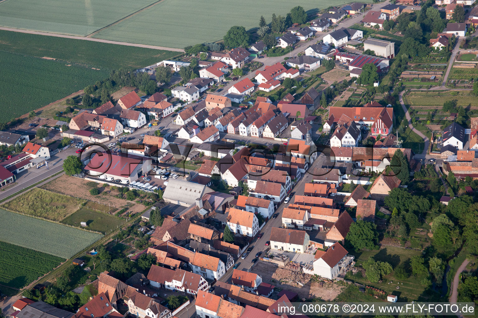 Vue aérienne de Quartier Ottersheim in Ottersheim bei Landau dans le département Rhénanie-Palatinat, Allemagne