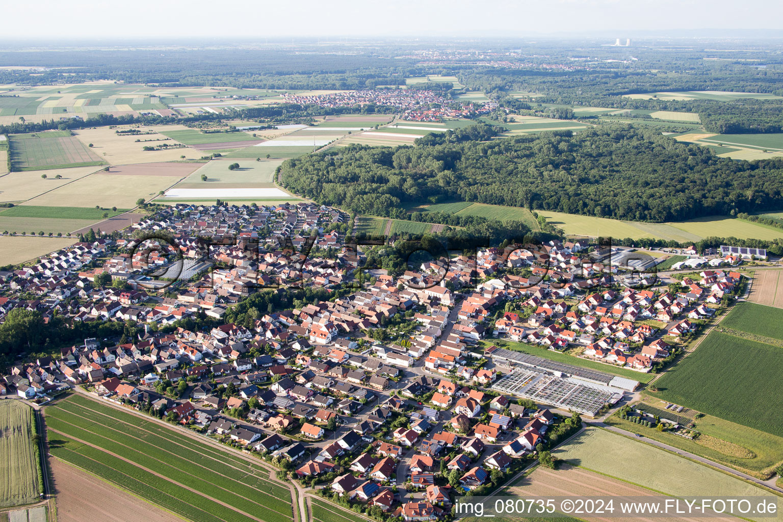 Kuhardt dans le département Rhénanie-Palatinat, Allemagne du point de vue du drone