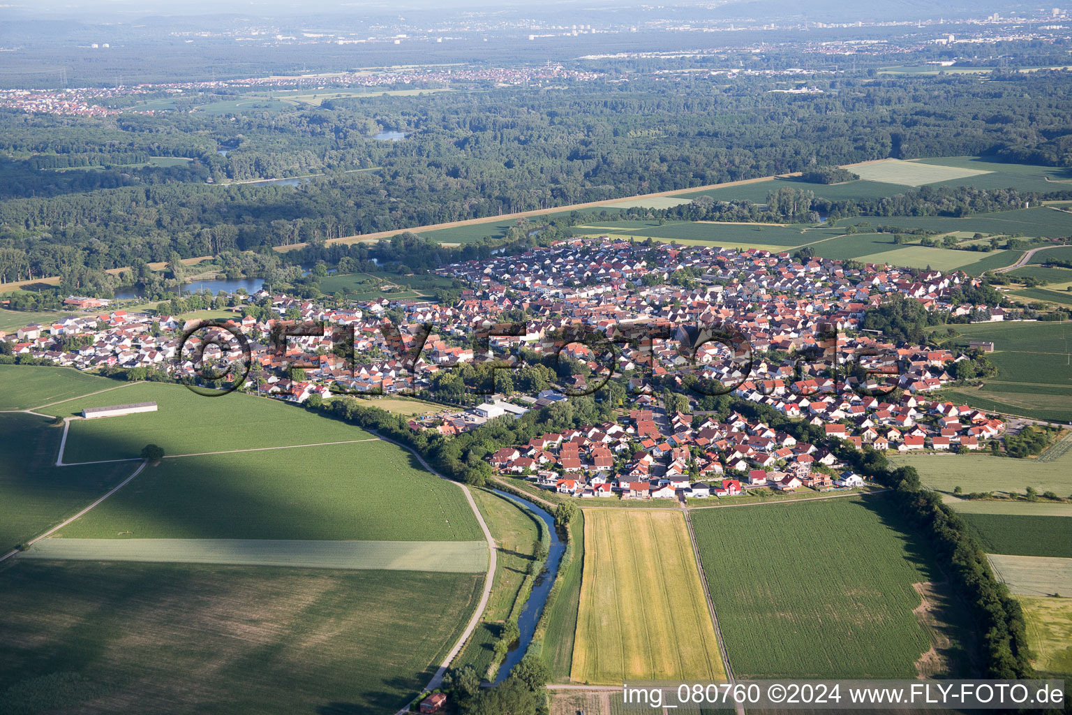 Vue oblique de Leimersheim dans le département Rhénanie-Palatinat, Allemagne