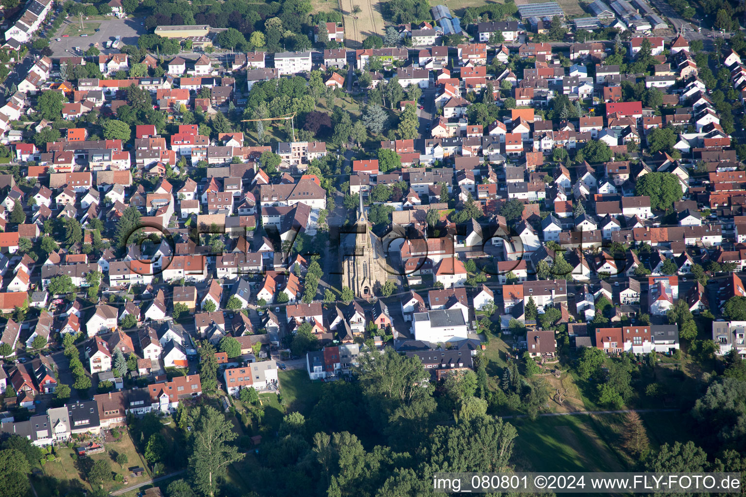 Vue d'oiseau de Quartier Neureut in Karlsruhe dans le département Bade-Wurtemberg, Allemagne