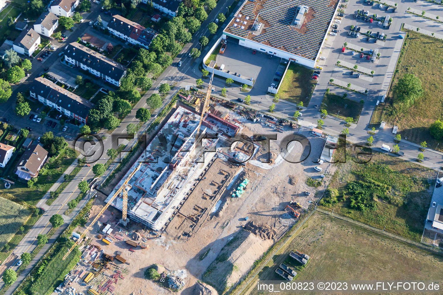 Vue aérienne de Nouvelle zone de développement à le quartier Knielingen in Karlsruhe dans le département Bade-Wurtemberg, Allemagne