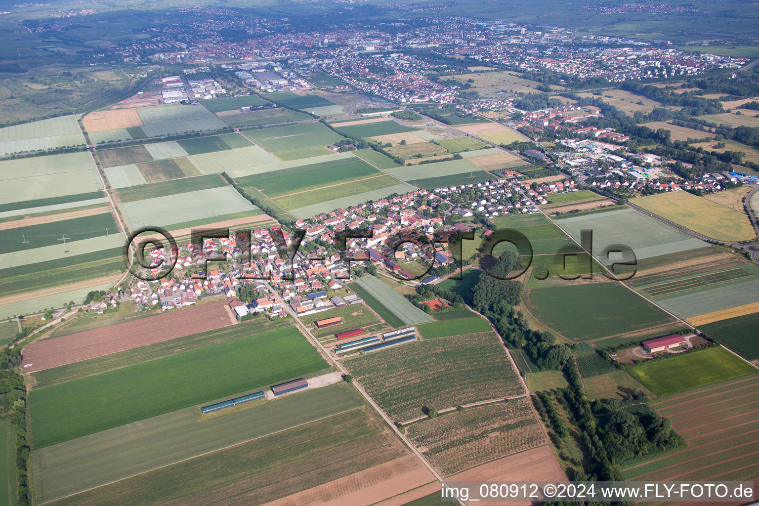 Vue aérienne de Quartier Mörlheim in Landau in der Pfalz dans le département Rhénanie-Palatinat, Allemagne