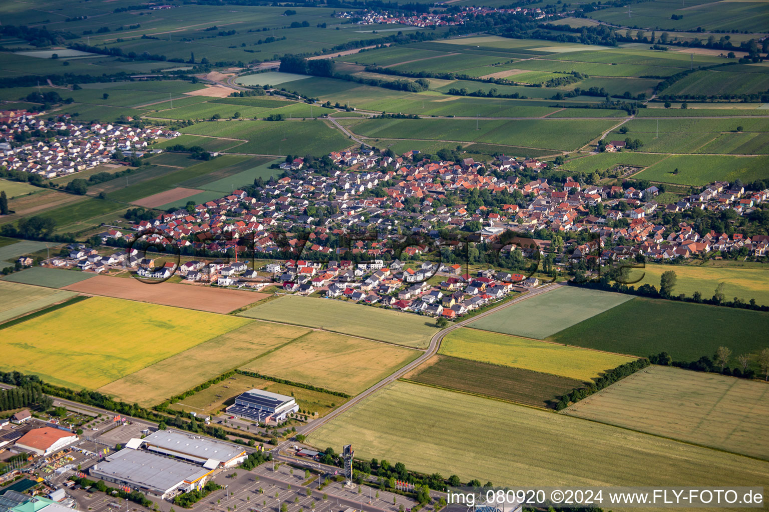 Vue aérienne de Du sud-est à Bornheim dans le département Rhénanie-Palatinat, Allemagne