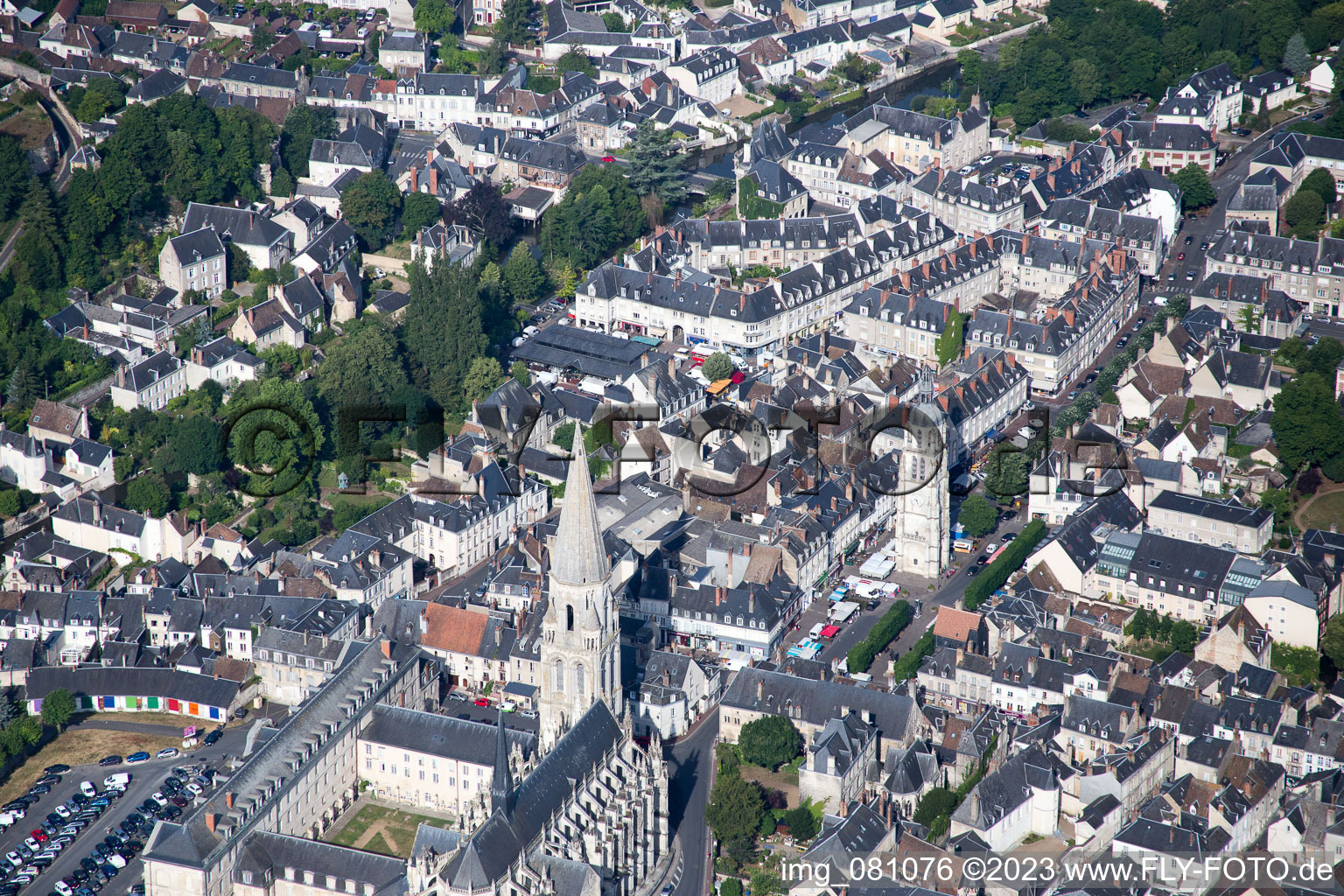 Vendôme dans le département Loir et Cher, France vue d'en haut
