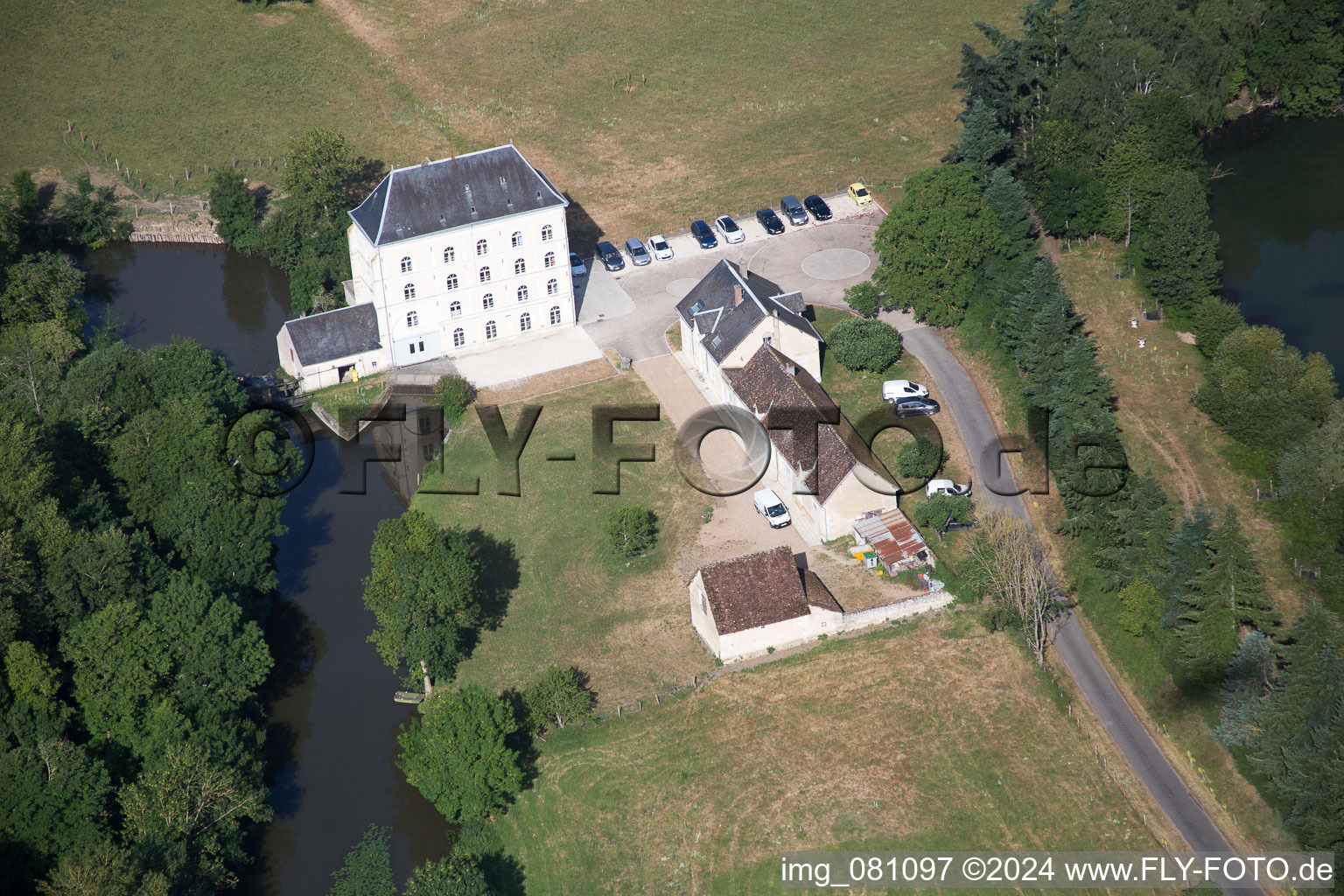 Photographie aérienne de Vendôme à Naveil dans le département Loir et Cher, France