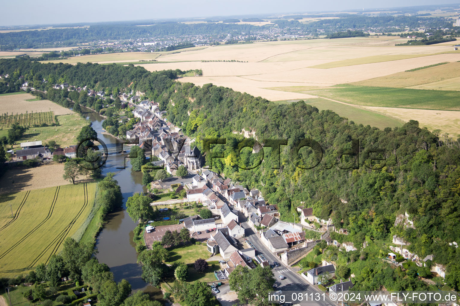 Vue aérienne de Les Roches-l'Évêque dans le département Loir et Cher, France