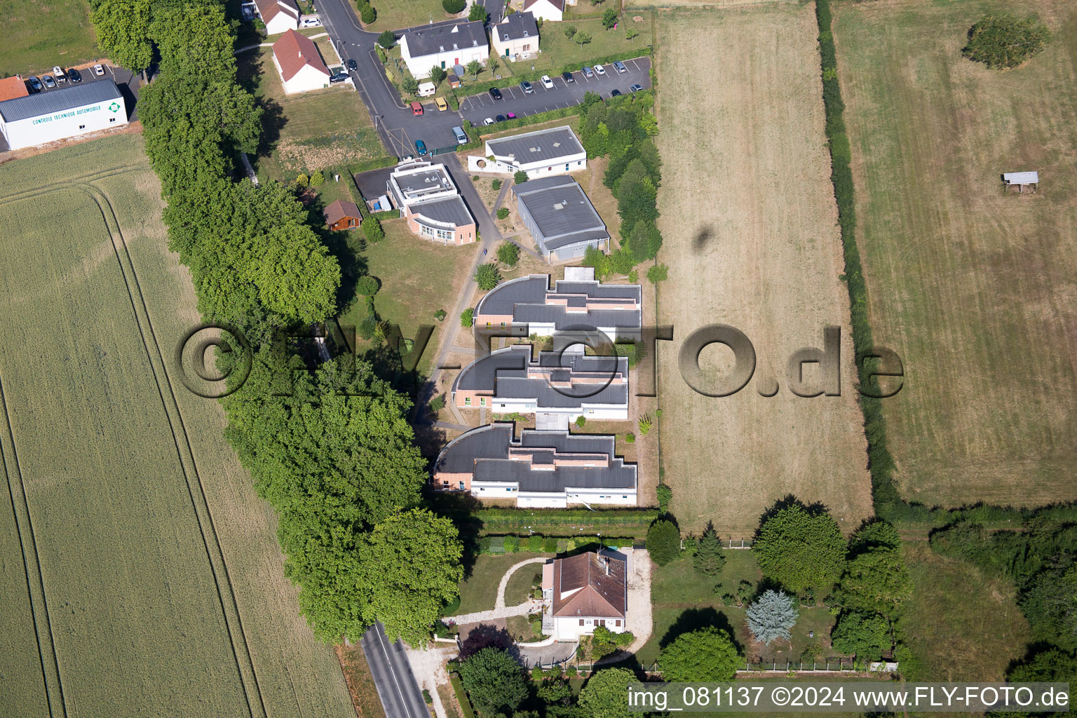 Vue aérienne de Montoire-sur-le-Loir dans le département Loir et Cher, France