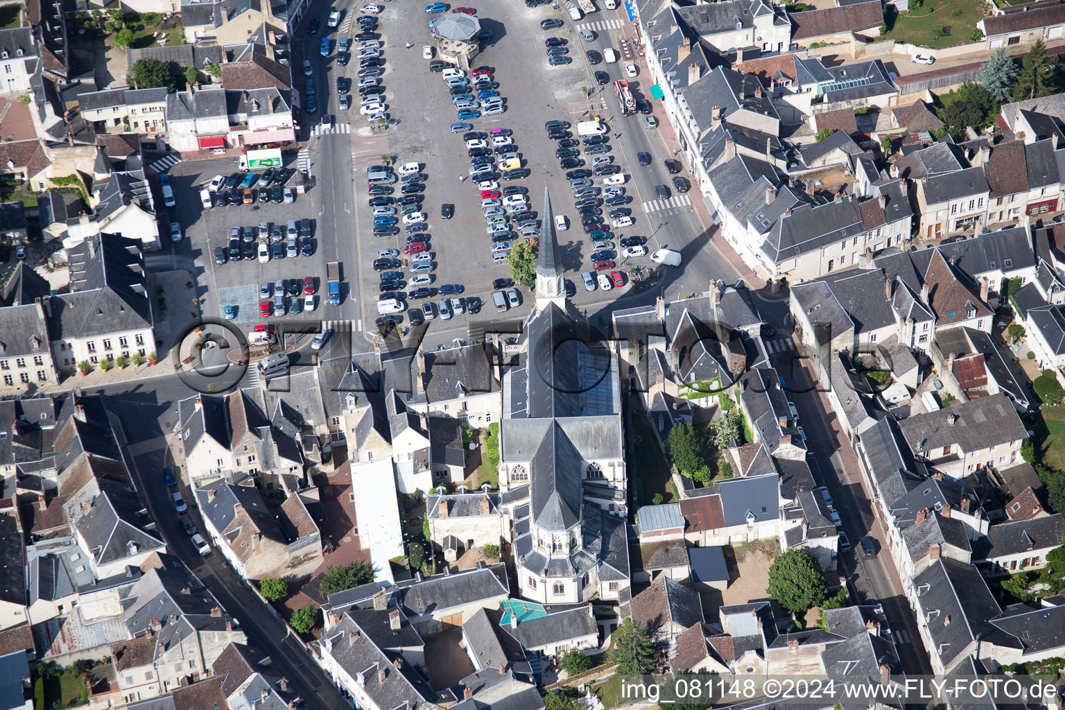 Montoire-sur-le-Loir dans le département Loir et Cher, France depuis l'avion