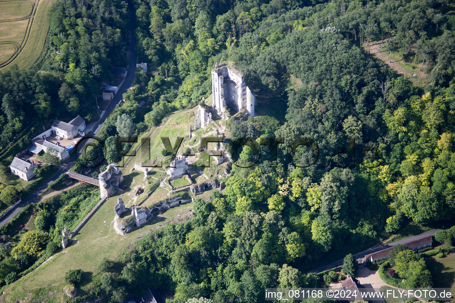 Photographie aérienne de Lavardin dans le département Loir et Cher, France