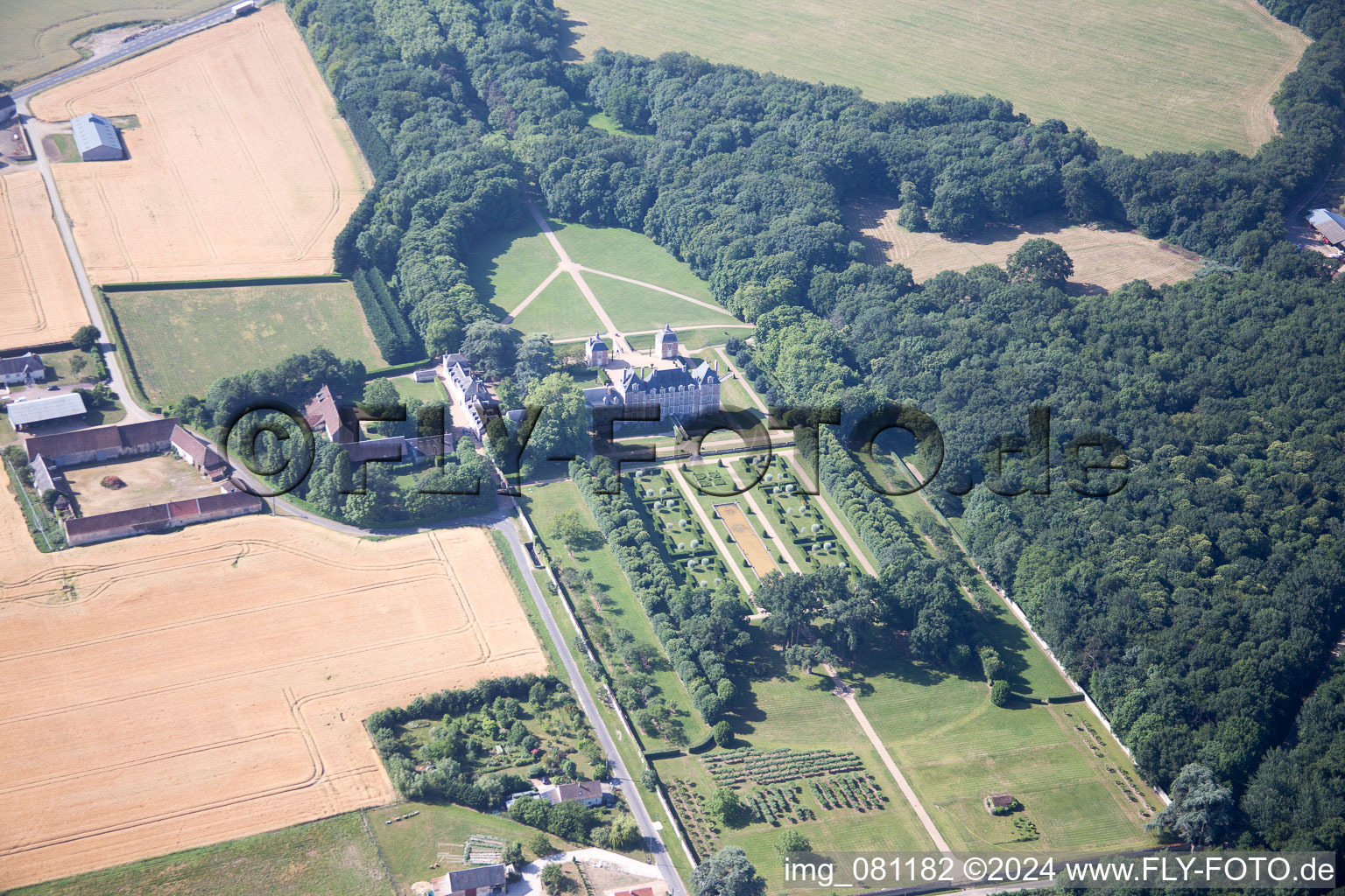 Photographie aérienne de Château du Plessis-Fortia sci à Huisseau-en-Beauce dans le département Loir et Cher, France